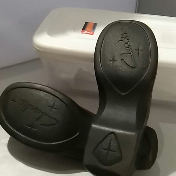 Clarks - Picture 5 of 6